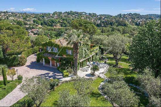 Mougins - Charming property in the village