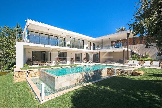 Near Cannes - Modern Villa