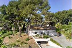 Near Cannes - Superb single-storey property with sea view