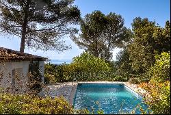 Near Cannes - Superb single-storey property with sea view