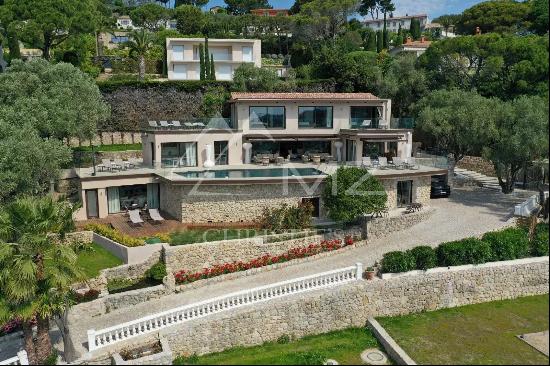 Mougins - Contemporary villa with panoramic sea view - 7 bedrooms