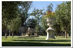 Saint-Cyr-sur-Mer, Provençal Château In the heart of the  vineyards