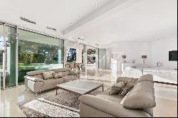 Mougins - Remarkable contemporary villa