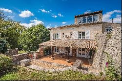 Charming 1920s house with superb views in the Luberon