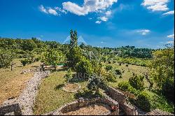 Charming 1920s house with superb views in the Luberon