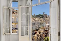 CANNES CENTRE - VIEUX-PORT. BEAUTIFUL 5-ROOM BOURGEOIS FLAT