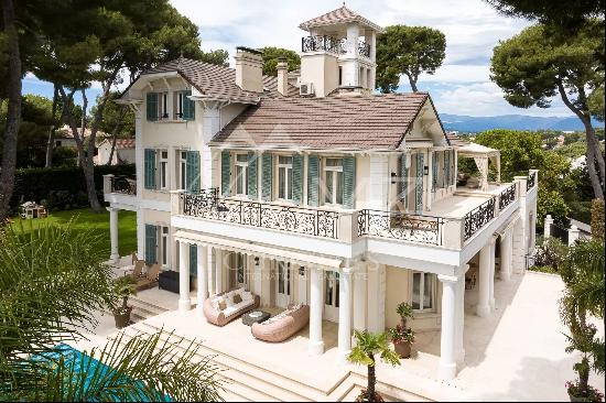 Cap d'Antibes - Magnificent Belle epoque style Property in  private Domain