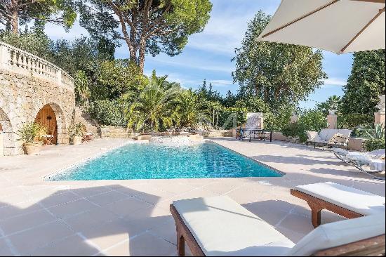 Maison de Maitre close to the old village of Mougins