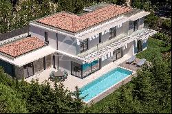 New contemporary villa in Mougins