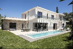 New contemporary villa in Mougins