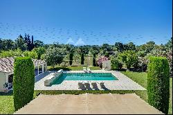 Sole agent, Saint Victoret Provençal house with swimming pool