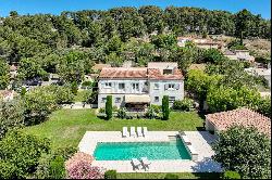 Sole agent, Saint Victoret Provençal house with swimming pool