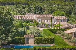 MAS DE HAMEAU WITH VIEW AND SWIMMING POOL