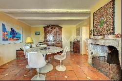 Near Aix-en-Provence, charming property with swimming pool and tennis