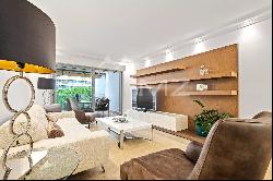 CANNES CENTER - CARLTON. ELEGANT 3-ROOM APARTMENT