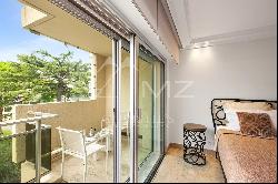 CANNES CENTER - CARLTON. ELEGANT 3-ROOM APARTMENT