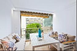 CANNES CENTER - CARLTON. ELEGANT 3-ROOM APARTMENT