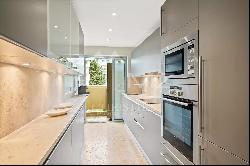 CANNES CENTER - CARLTON. ELEGANT 3-ROOM APARTMENT