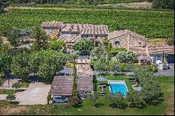 Ménerbes - Provencal farmhouse with swimming pools