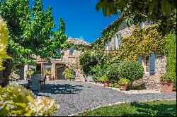 Ménerbes - Provencal farmhouse with swimming pools