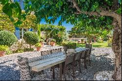 Ménerbes - Provencal farmhouse with swimming pools