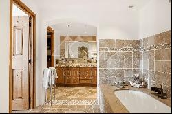 Close to Saint-Paul-de Vence - Exceptional property