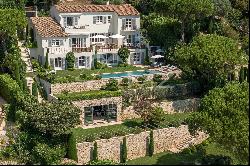 Mougins Village - Superb property with sea view