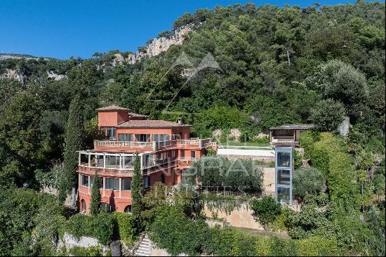 Villa 10p with Belvedere overlooking the sea, hills and Esterel mountains