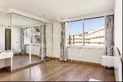 Cannes - Croisette - 3-room flat with panoramic sea view