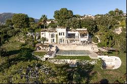 Gated Estate of Les Hauts de Saint Paul: Breathtaking Seaview