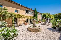 Close to Gordes - Superb farmhouse with view