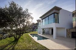 Modern property with panoramical sea and mountain view