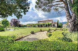 Saint-Saturnin-lès-Apt - Exceptional property with guest house and swimming pools