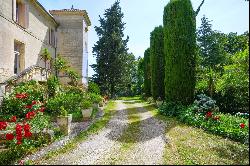 Uzès: Historical property from the 18th-century and its park, 5 minutes from the Place au