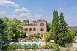 Bastide of the 15th century on a 51-hectare parcel, between Alès and Barjac