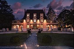 Splendid Art Deco manor