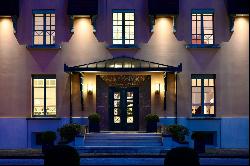 Splendid Art Deco manor