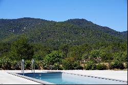 Elegant vineyard property AOP of the Languedoc 38 ha with modern cellar and house