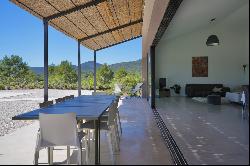 Elegant vineyard property AOP of the Languedoc 38 ha with modern cellar and house