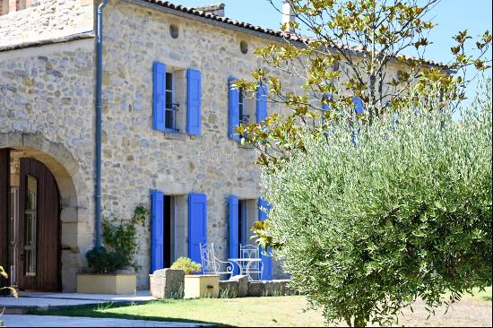 8000 sq ft renovated farm house 30 minutes from Uzès and Nîmes