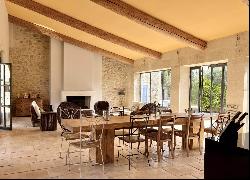 8000 sq ft renovated farm house 30 minutes from Uzès and Nîmes