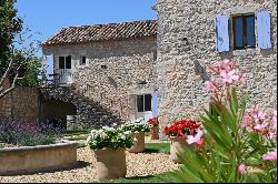 Near Uzès - Luxury property of 900 square meters surrounded by 400 hectares of private fo