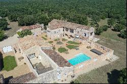 Near Uzès - Luxury property of 900 square meters surrounded by 400 hectares of private fo