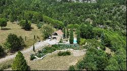 Sheepfold in an exceptional location with panoramic views, 45 minutes from Montpellier. S