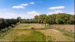 Enchanting chateau with its breathtaking chapel 10 minutes from Nîmes