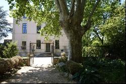 Enchanting chateau with its breathtaking chapel 10 minutes from Nîmes