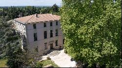 Enchanting chateau with its breathtaking chapel 10 minutes from Nîmes