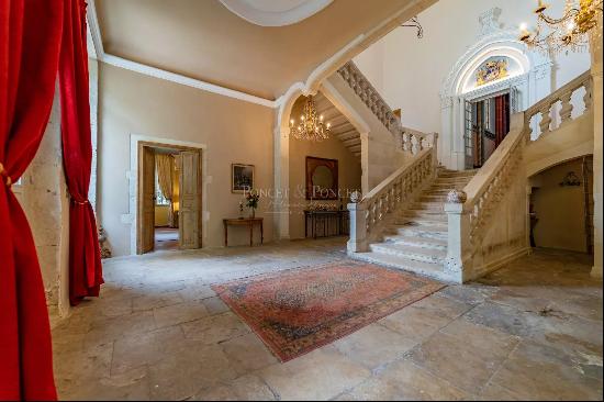 Enchanting chateau with its breathtaking chapel 10 minutes from Nîmes