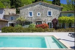 Very quiet property south of Carcassonne and in the heart of the green Aude on 21 ha, Hou