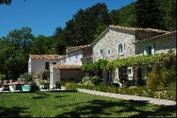 Very quiet property south of Carcassonne and in the heart of the green Aude on 21 ha, Hou